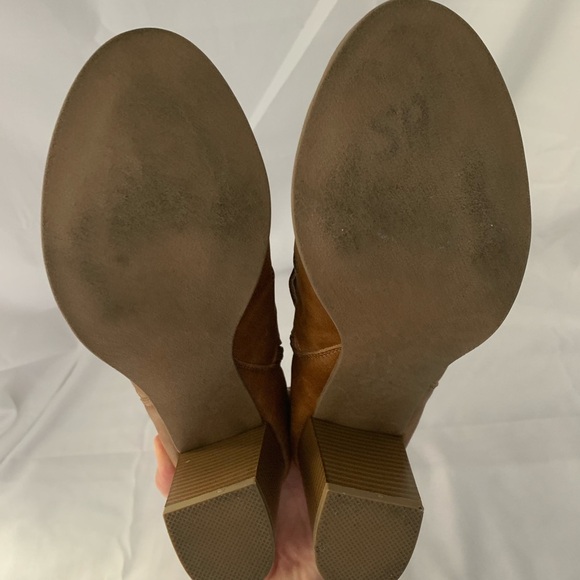 Report brown leather peep toe heeled booties. - Picture 7 of 7